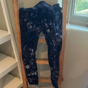 Lululemon Athletica Black Tie-Dye Leggings